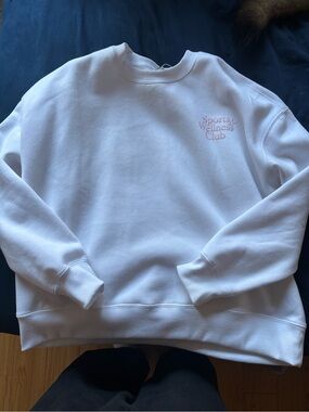 Wilo White 'Sports & Wellness Club' Crewneck Sweatshirt